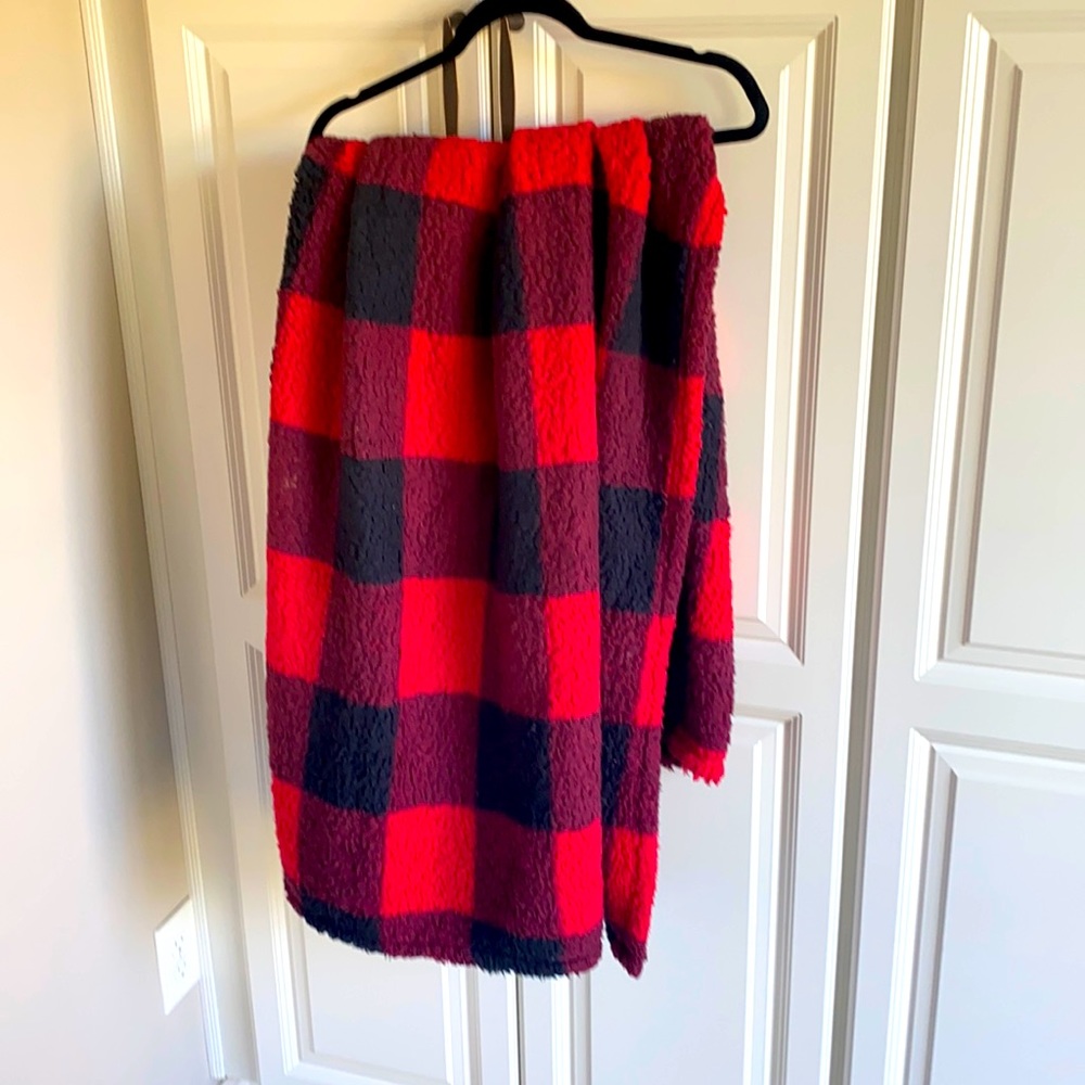 Fluffy plaid blanket